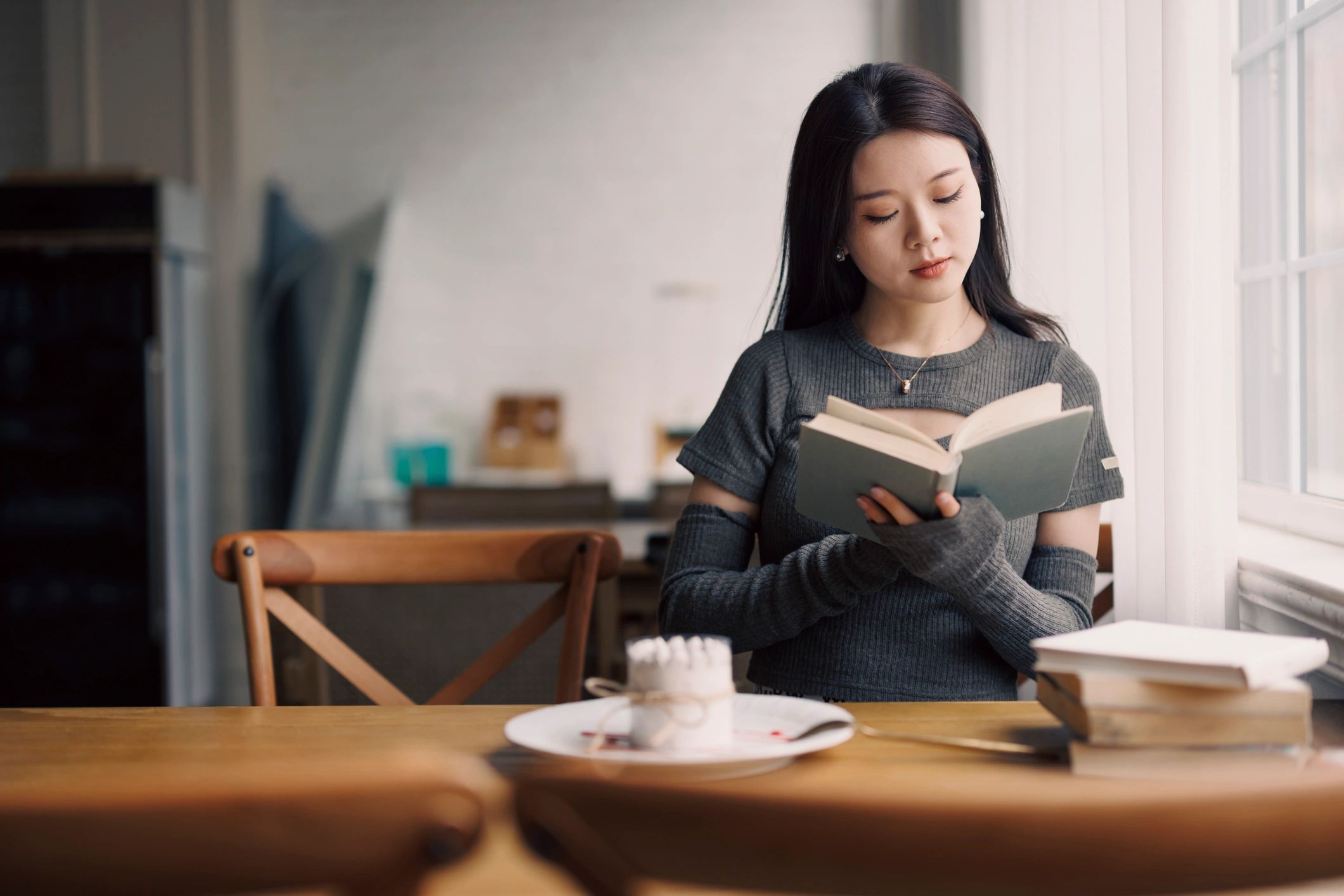 Reader portrait for testimonial by Elena